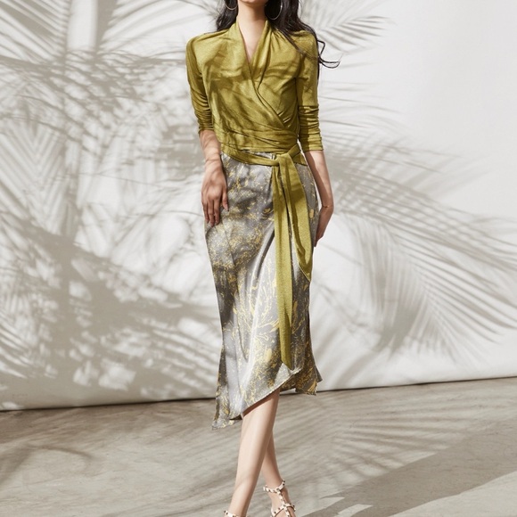 olive wrap top - Picture 2 of 3